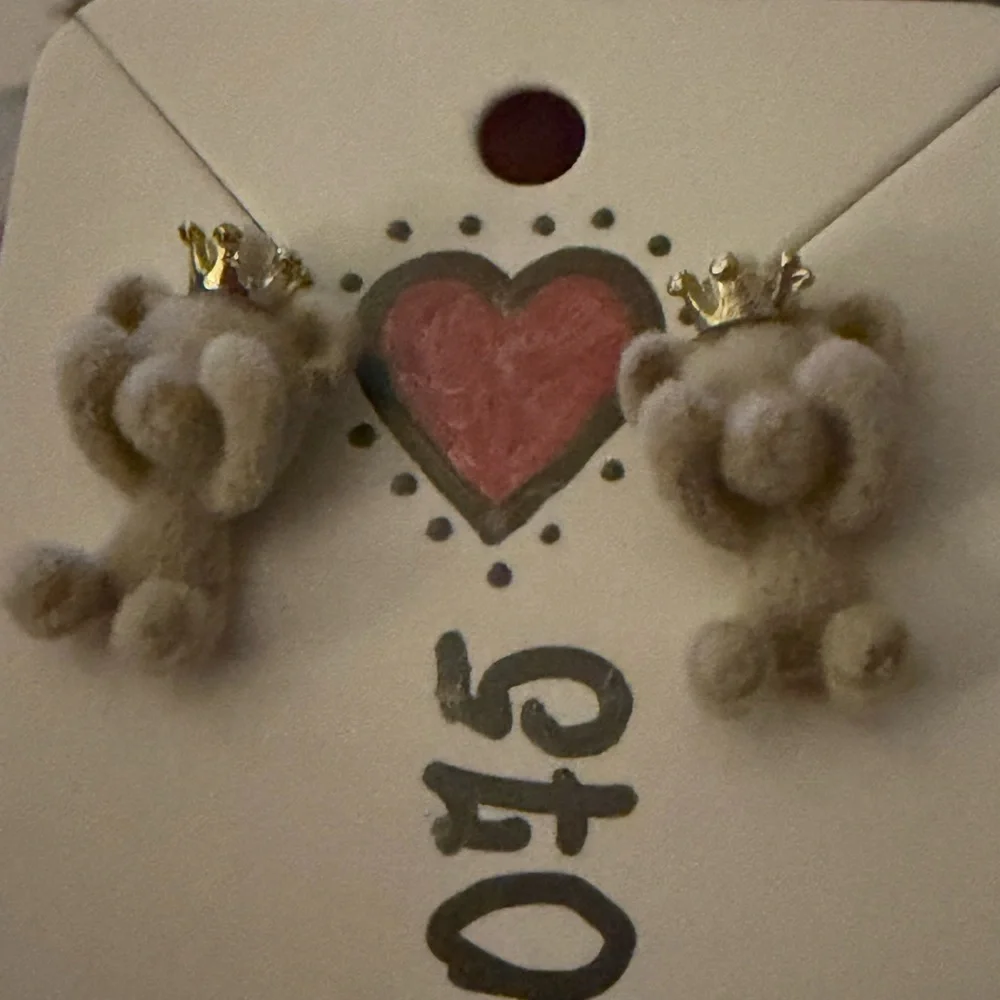 Charming Cream Teddy Bear Earrings with Gold Crown - Picture 5 of 6